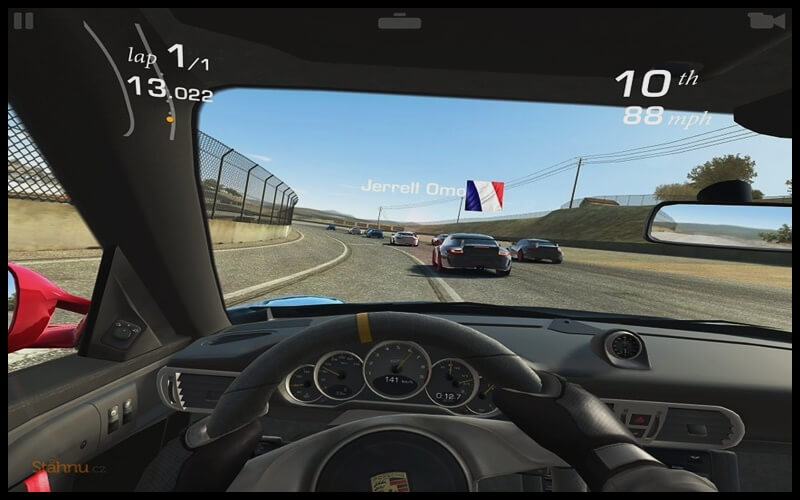 Giao diện chơi game Real Racing 3 đa dạng